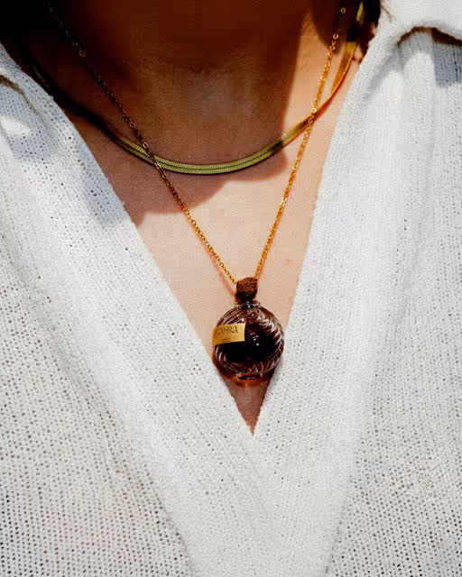 braaands_ZAHRA-Perfume Branding-08