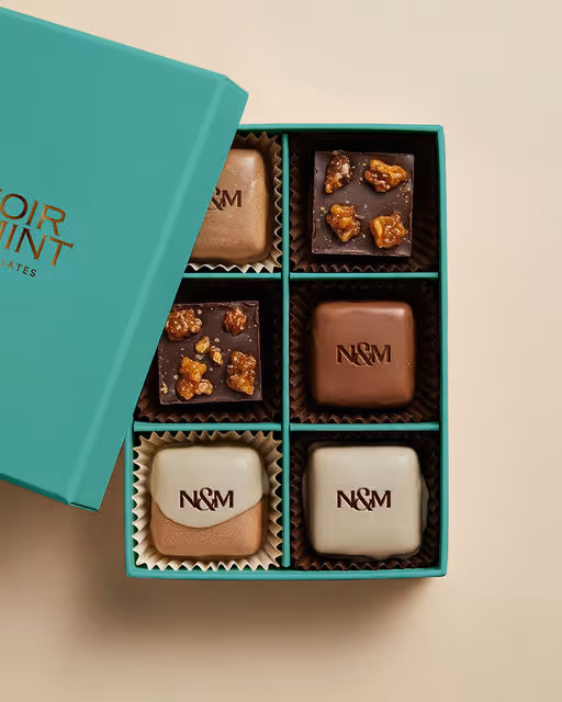 braaands_Noir & Mint Chocolates-Chocolate Branding-05