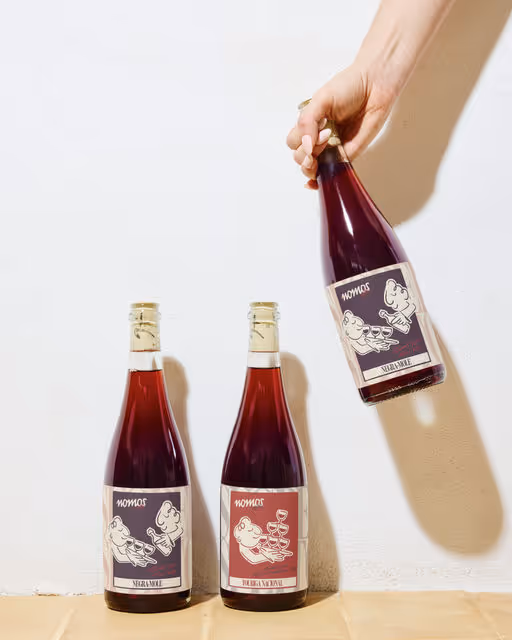 braaands_Nomos-Wine Branding-08