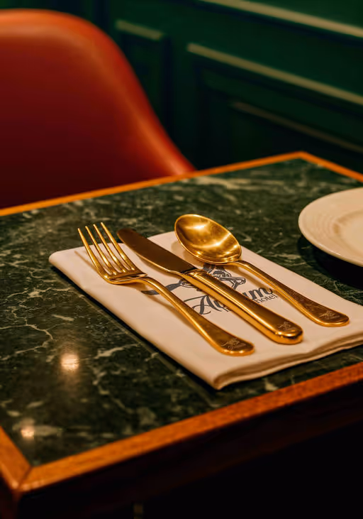 Aurum - luxury hotel-Hotel Branding-02