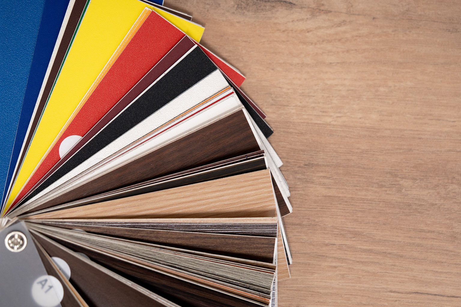 Nuanciers de couleurs pour le choix des teintes chez TFCom