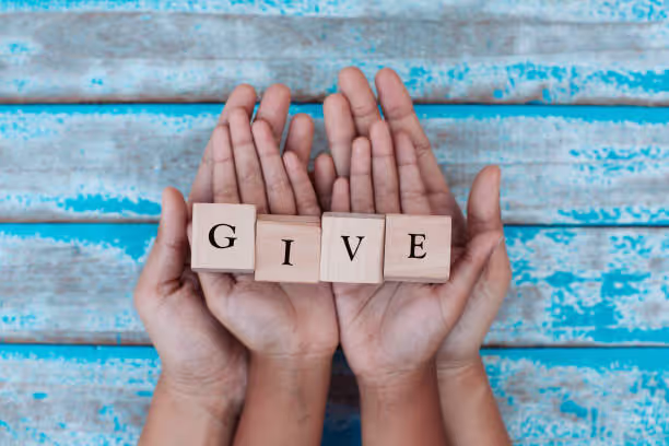 Charitable Ways to Make a Difference in the Lives of Aging Adults