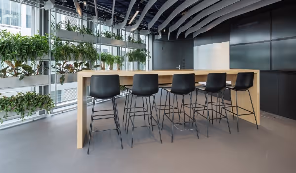 Akoesta Happy spaces met duurzame kantoorinrichting