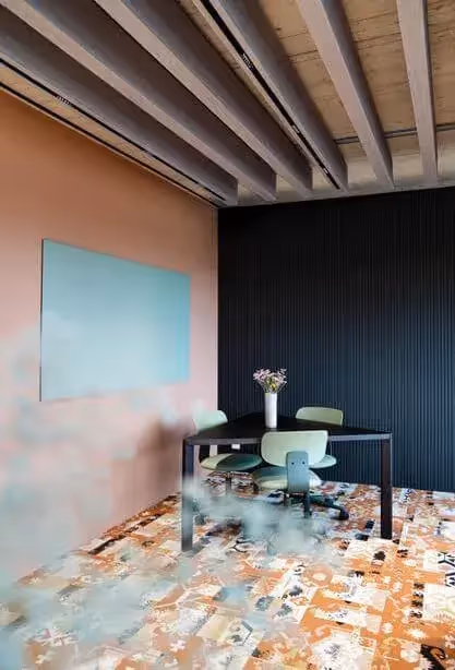 Balken Volumetric Baffles enhancing ceiling design with architectural depth.