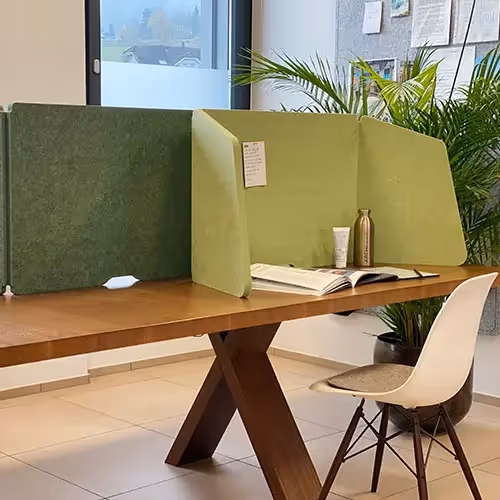 Foldable home desk screen