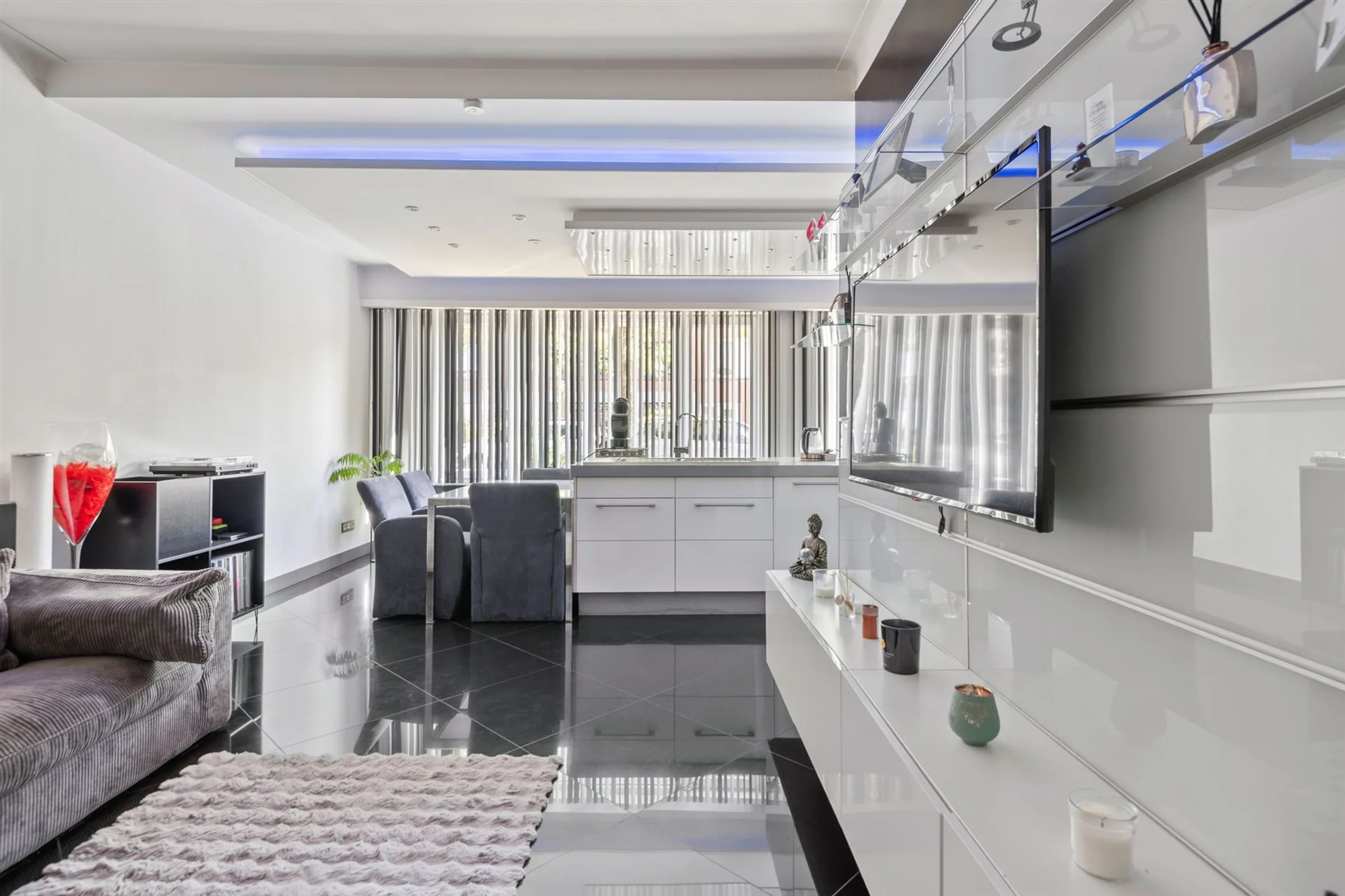 Gezellig gelijkvloers appartement met 3slpks en tuin.