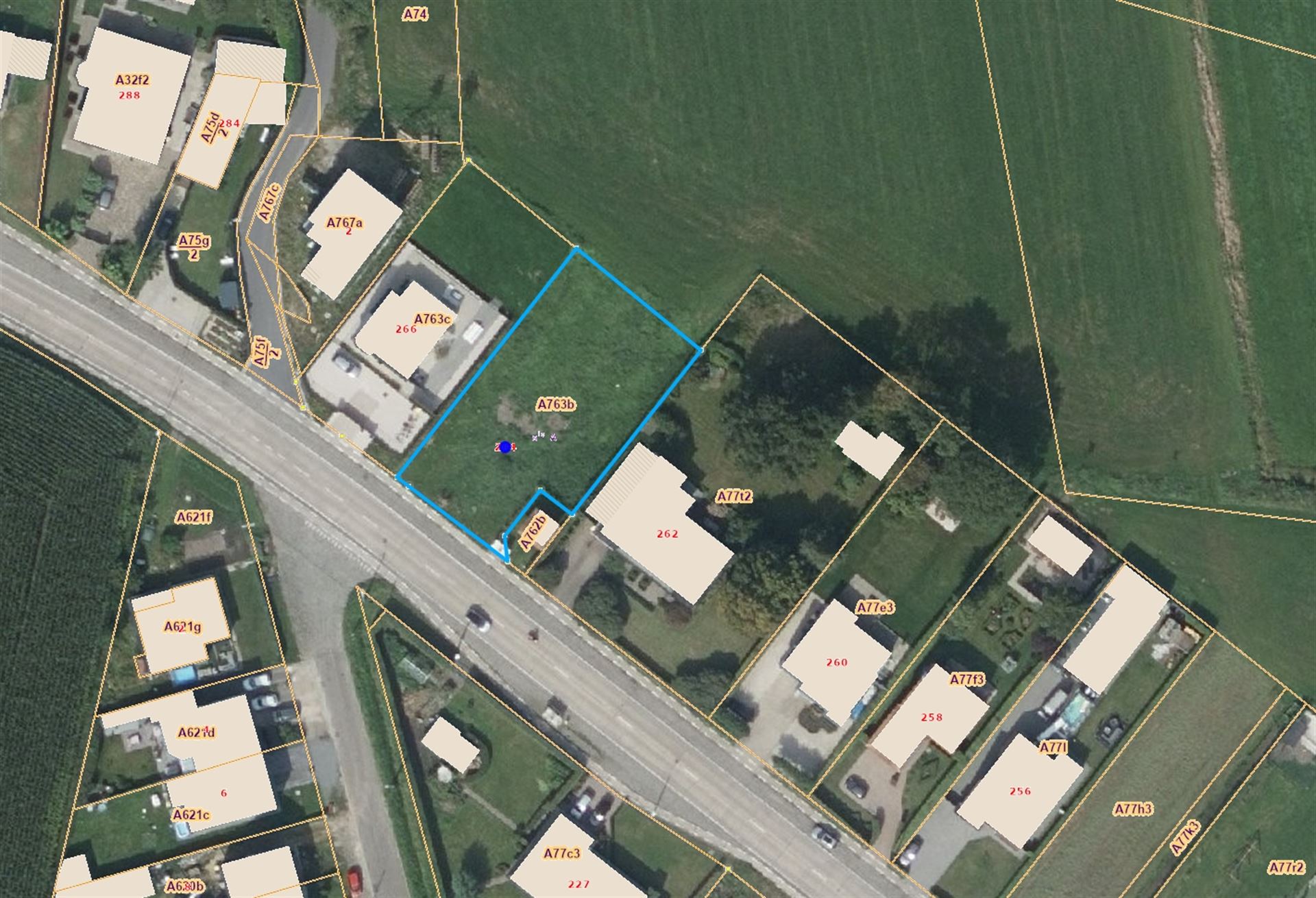 Bouwgrond van 1.034 m² met uitzonderlijke breedte en weids uitzicht.