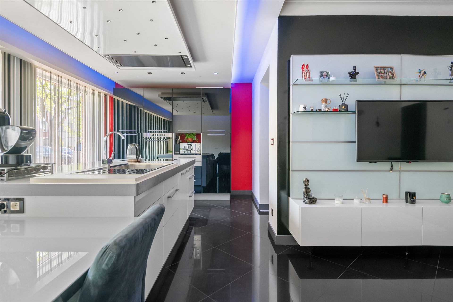 Gezellig gelijkvloers appartement met 3slpks en tuin.