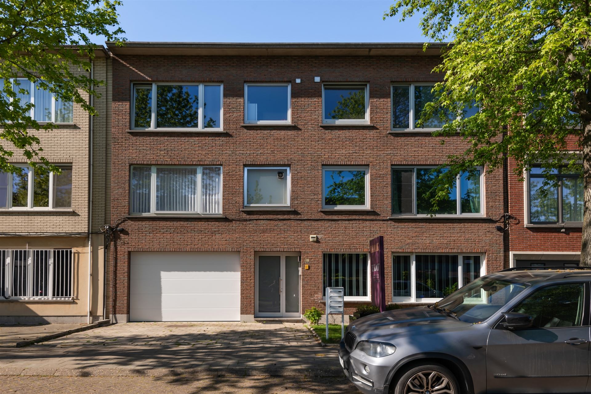 Gezellig gelijkvloers appartement met 3slpks en tuin.