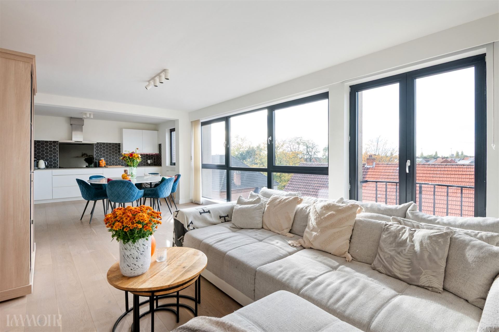 Centraal gelegen en lichtrijk appartement nabij het centrum van Ekeren.