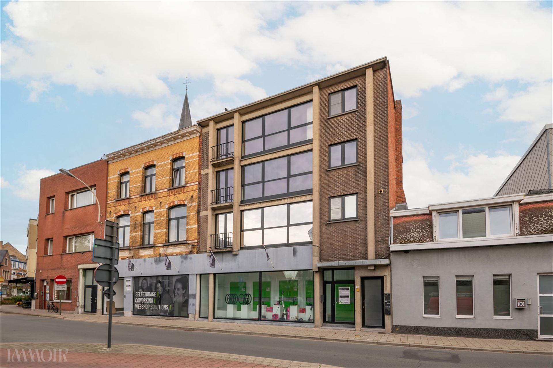 Centraal gelegen en lichtrijk appartement nabij het centrum van Ekeren.