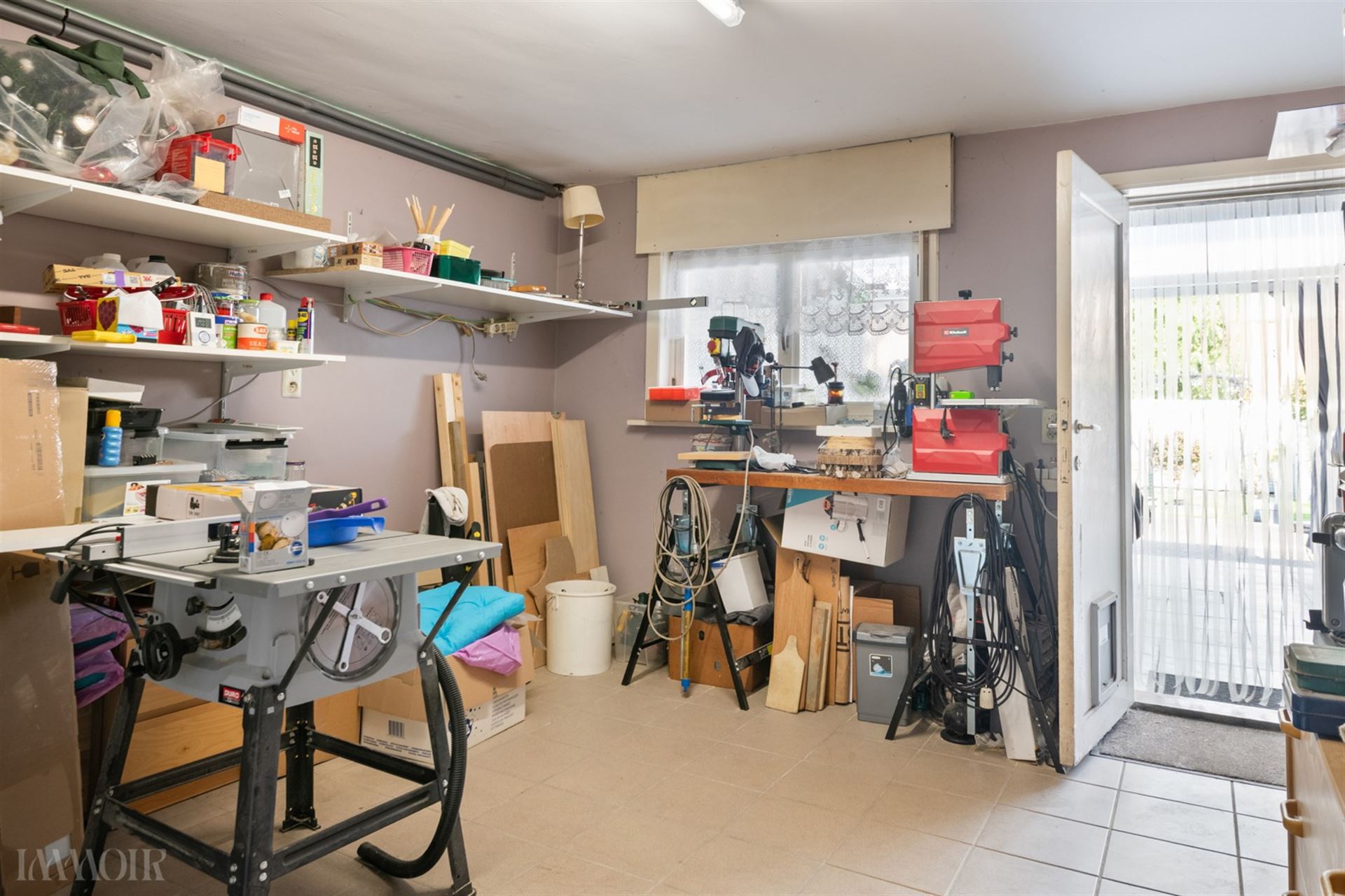 Charmante bel-etage met tuin en oprit nabij centrum Aartselaar.