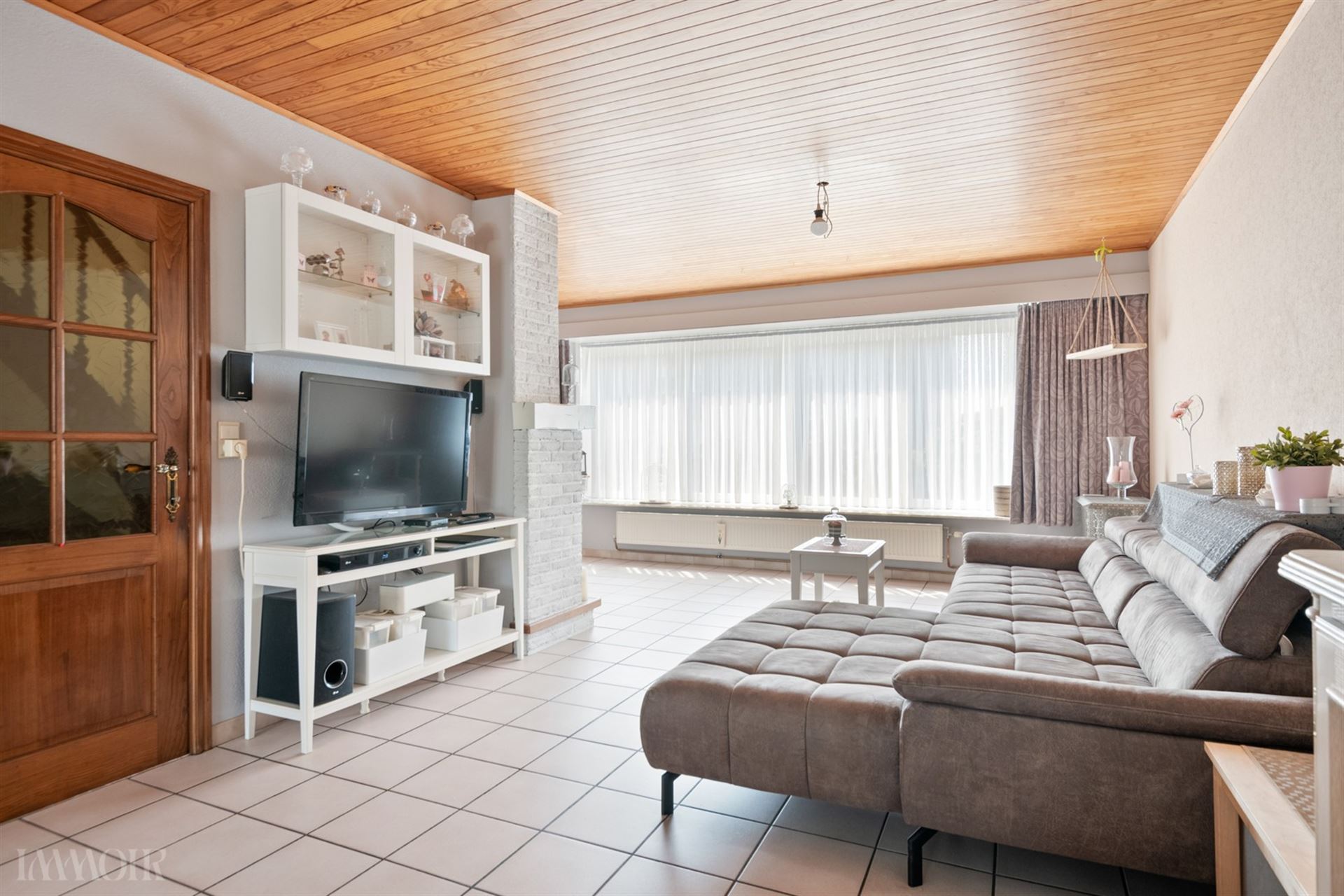 Charmante bel-etage met tuin en oprit nabij centrum Aartselaar.