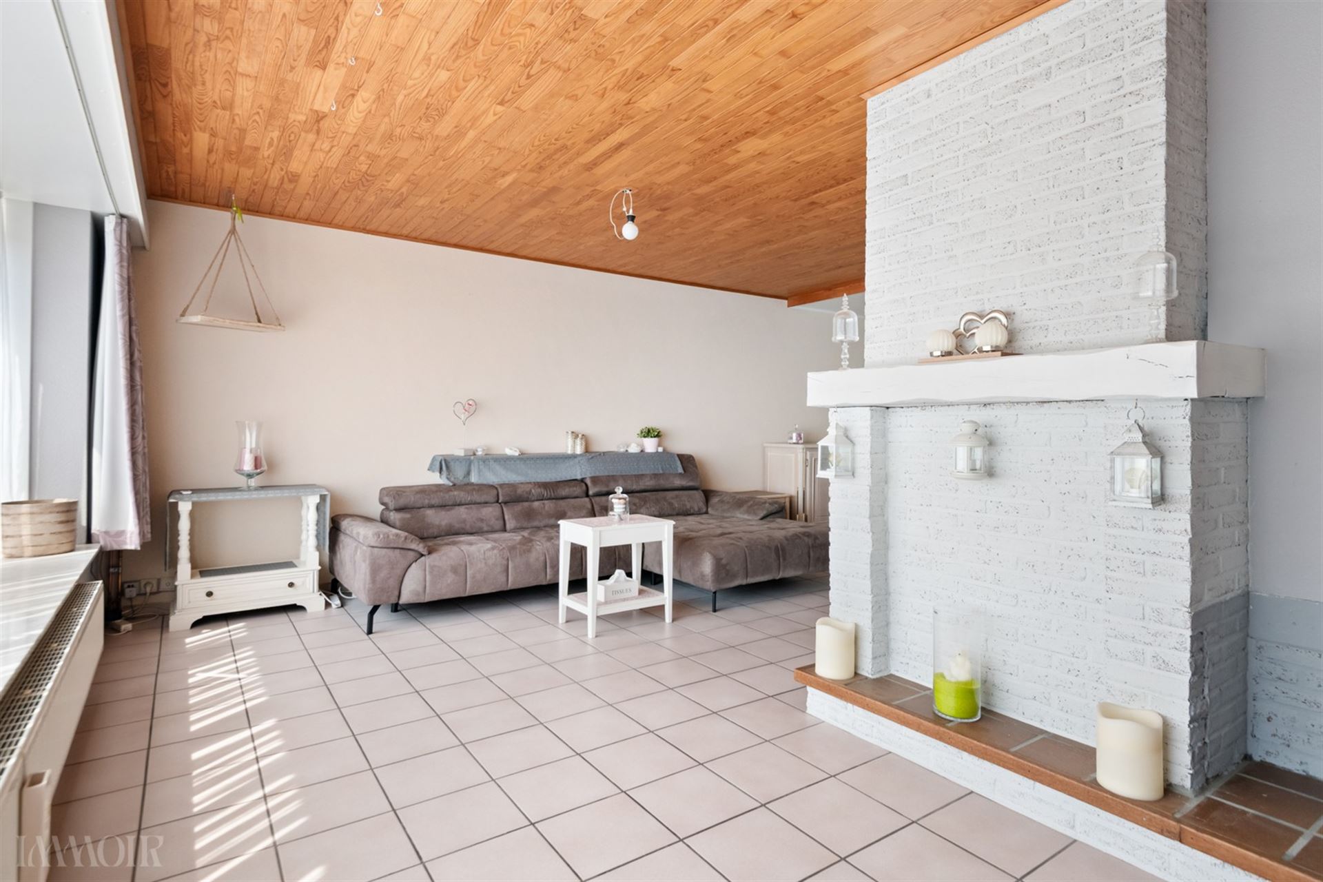 Charmante bel-etage met tuin en oprit nabij centrum Aartselaar.