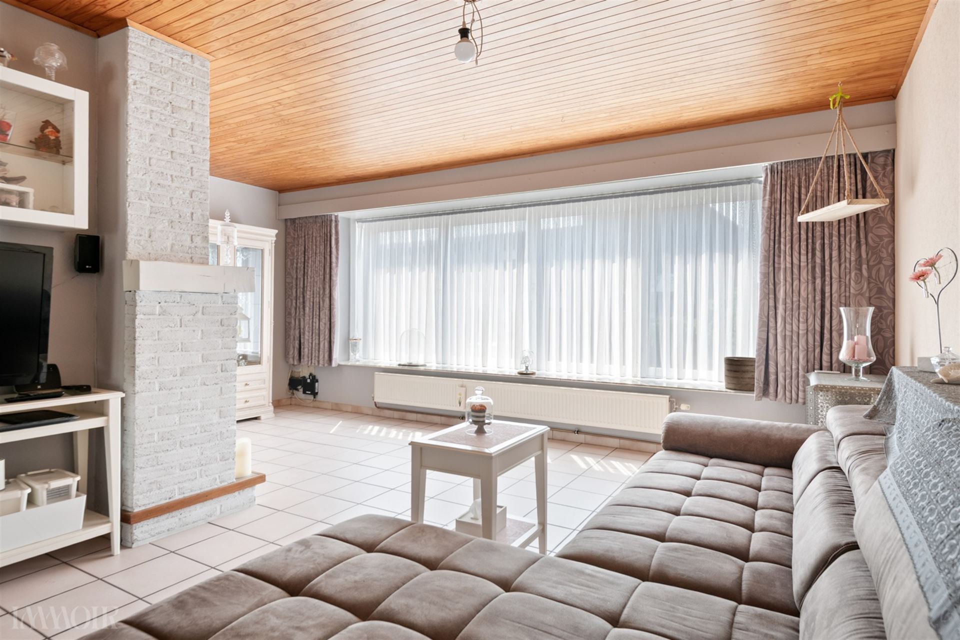 Charmante bel-etage met tuin en oprit nabij centrum Aartselaar.