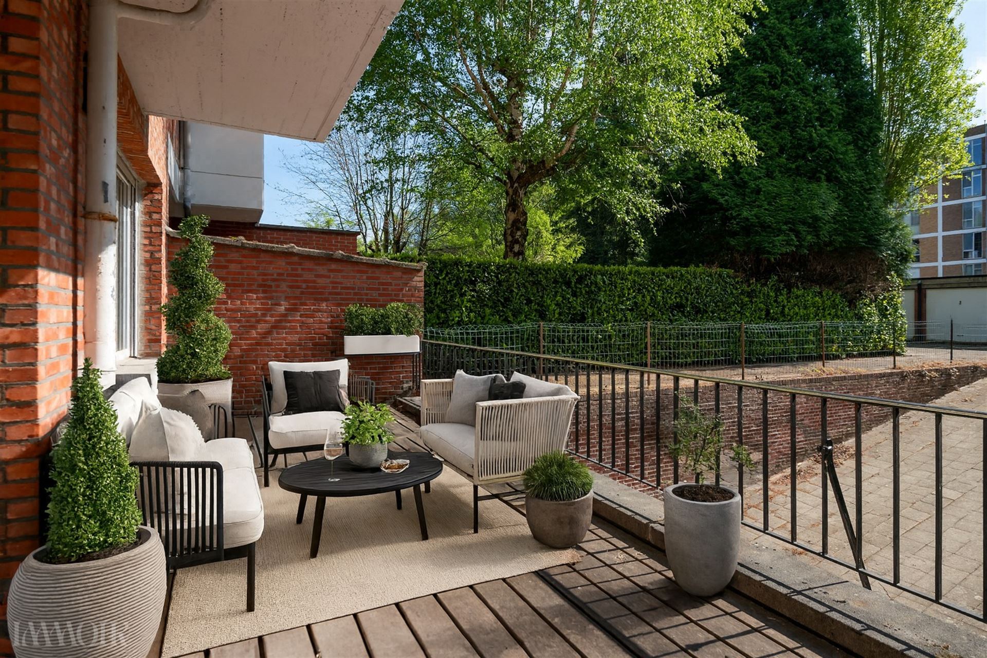 Gelijkvloers appartement met zeer ruim terras in de Pulhofwijk in Antwerpen.