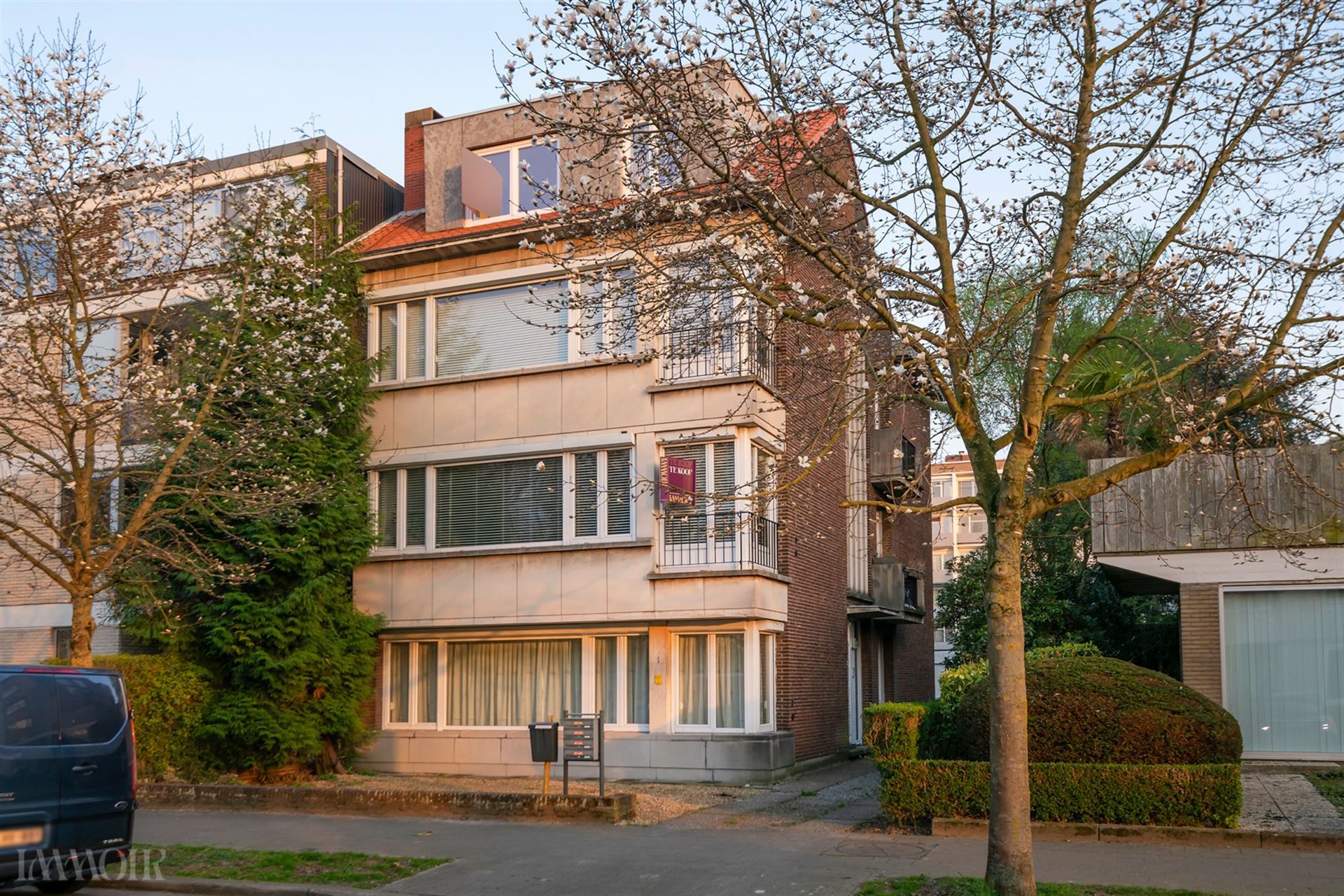 Gerenoveerd appartement met 2 terrassen in de Pulhofwijk in Antwerpen.