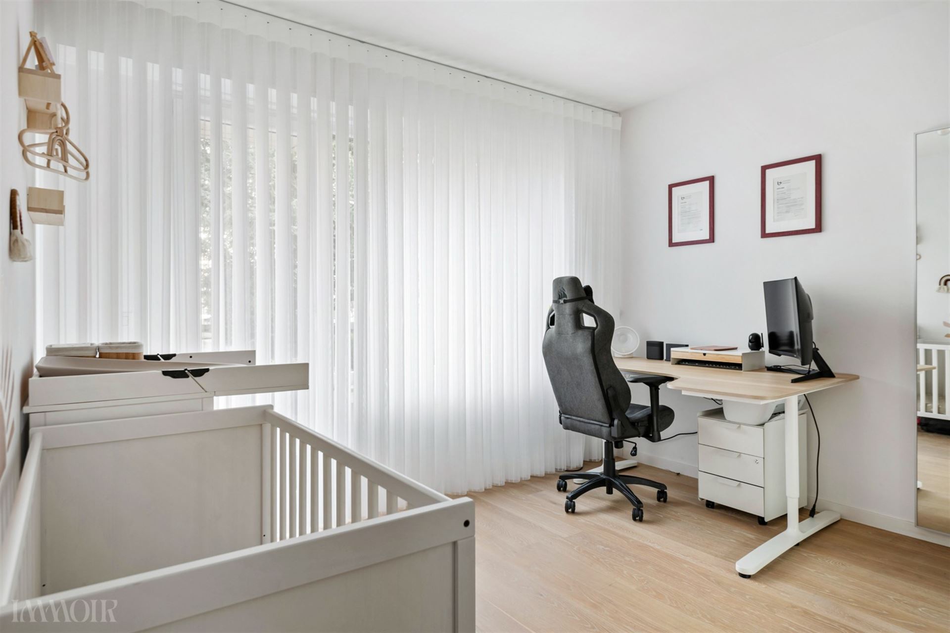 Gerenoveerd appartement met 2 terrassen in de Pulhofwijk in Antwerpen.