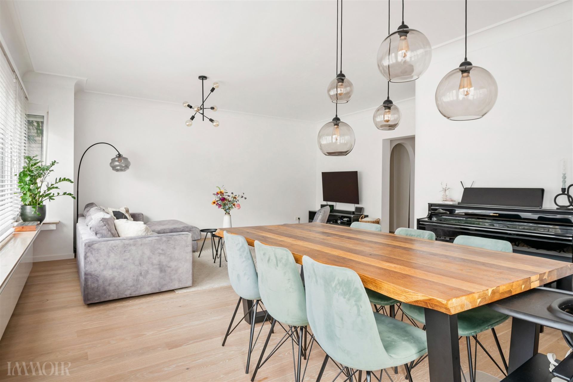 Gerenoveerd appartement met 2 terrassen in de Pulhofwijk in Antwerpen.