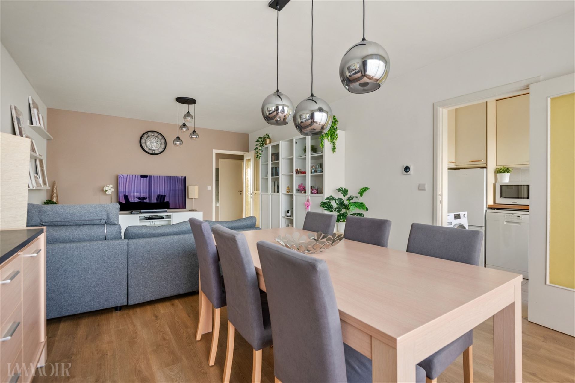 Instapklaar appartement met tuin en garage in Kapellen.
