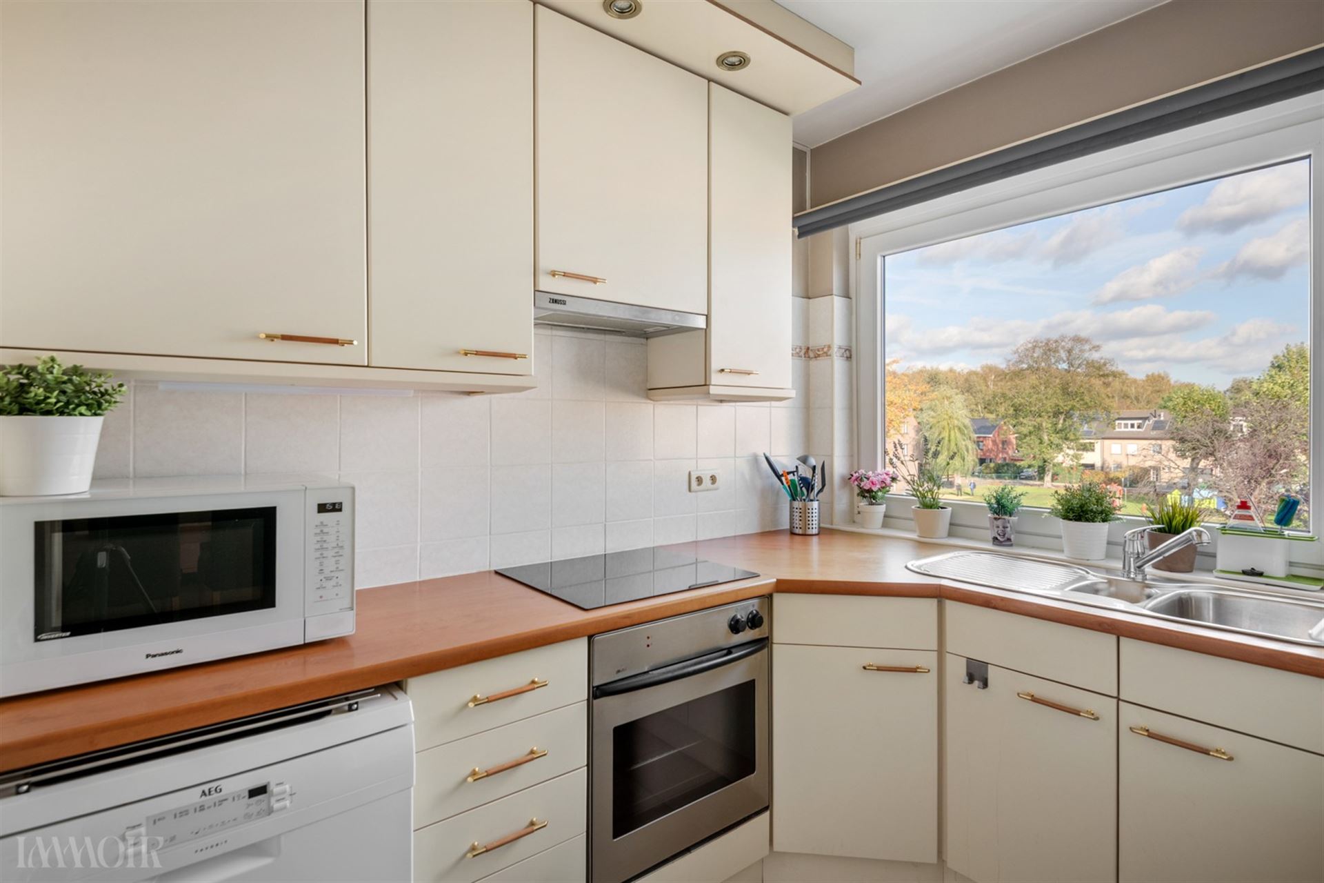 Instapklaar appartement met tuin en garage in Kapellen.