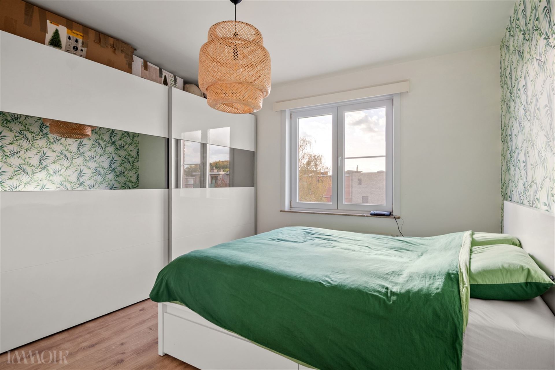 Instapklaar appartement met tuin en garage in Kapellen.