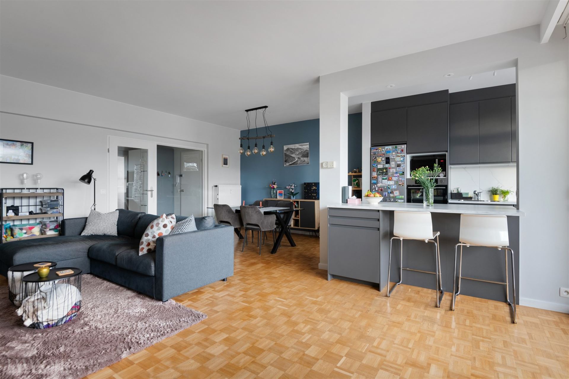 Instapklaar goed onderhouden 2 slaapkamerappartement nabij Fruithoflaan.