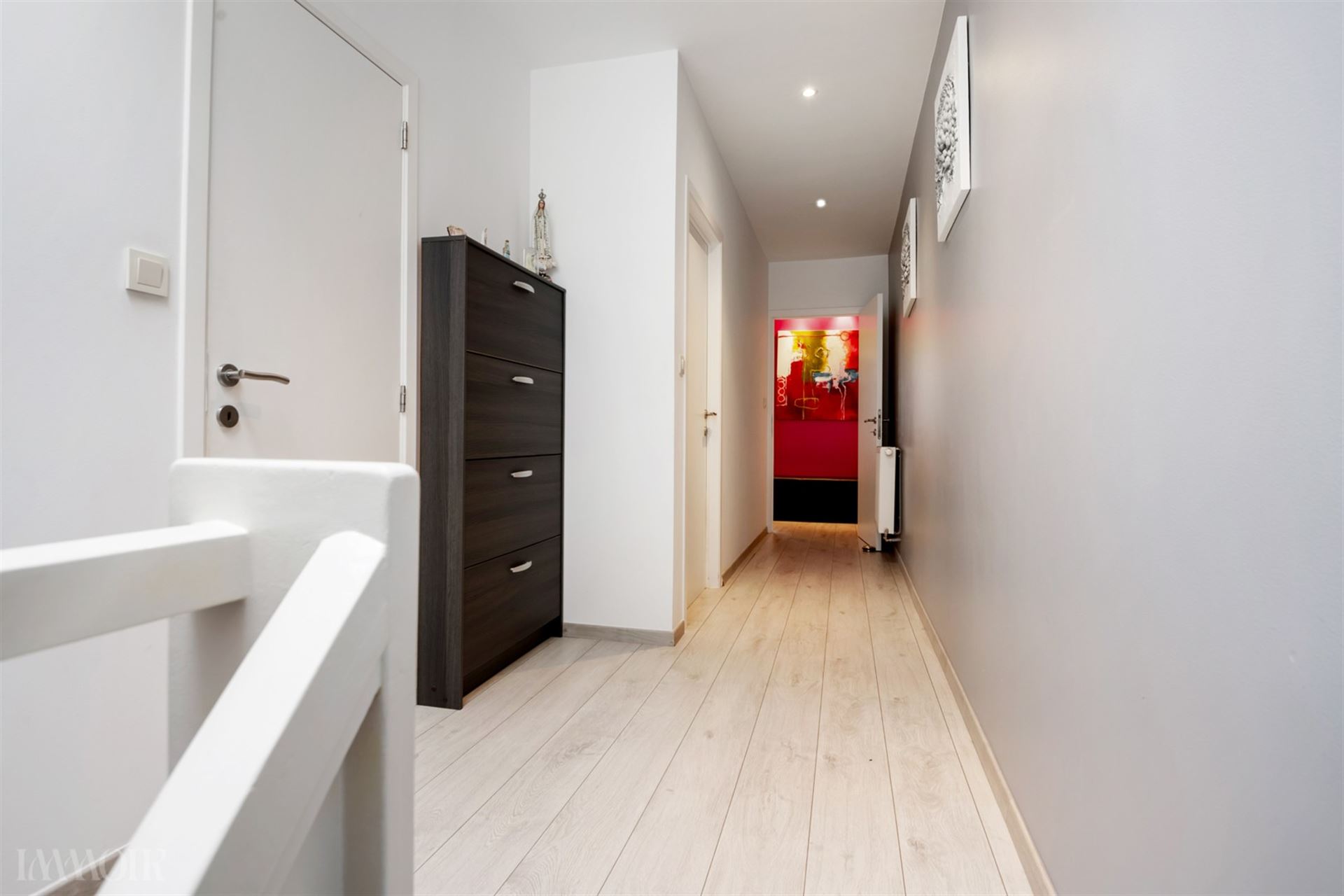 Instapklare en gerenoveerde woning in hartje Merksem.