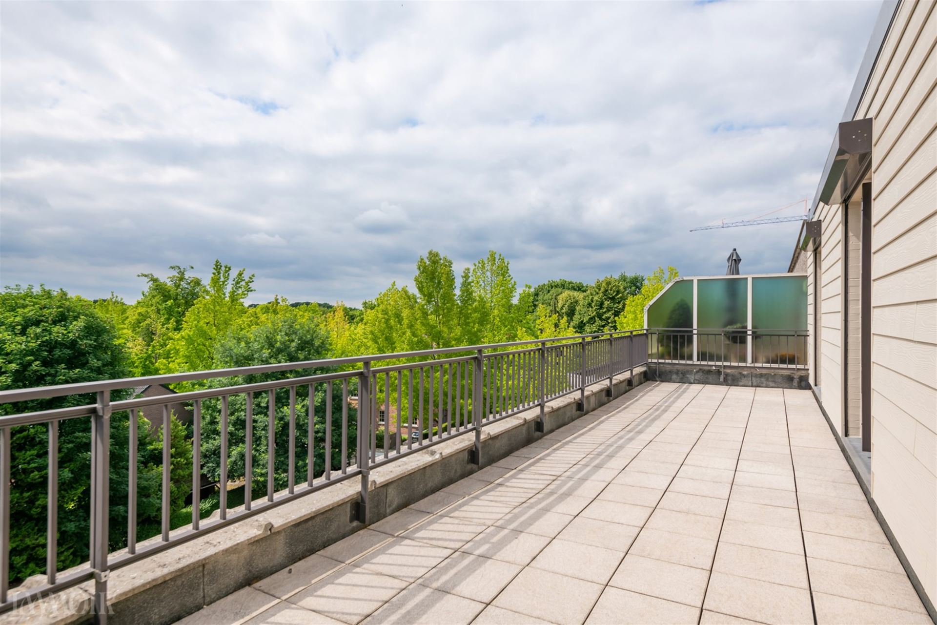 Penthouse met panoramische terrassen in het hartje van Brasschaat