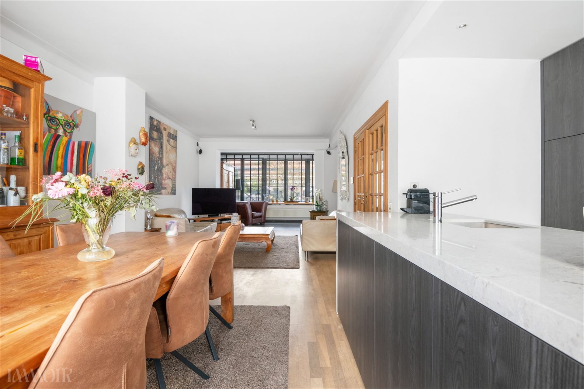 Prachtig gerenoveerde woning met praktijk/studio in hartje Schoten.
