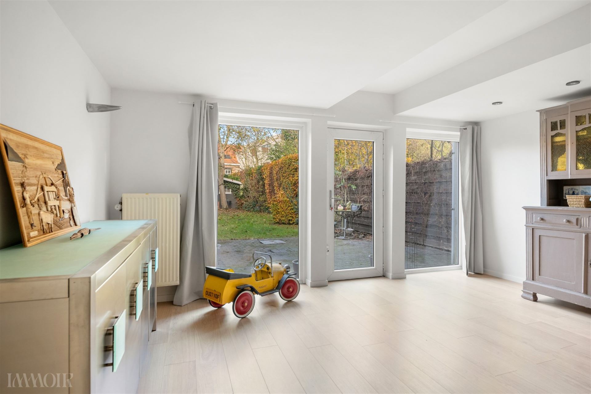 Prachtig gerenoveerde woning met praktijk/studio in hartje Schoten.