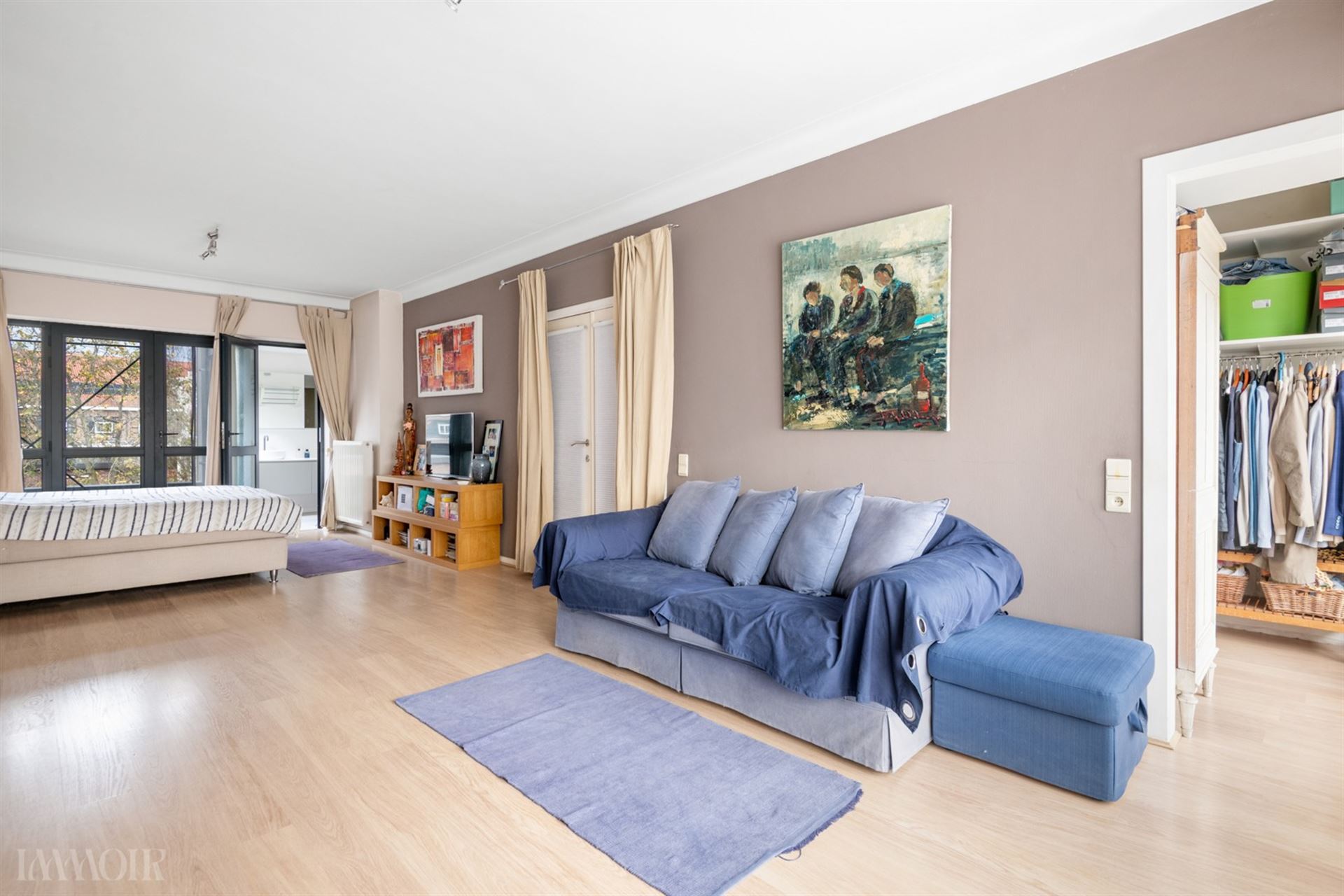 Prachtig gerenoveerde woning met praktijk/studio in hartje Schoten.