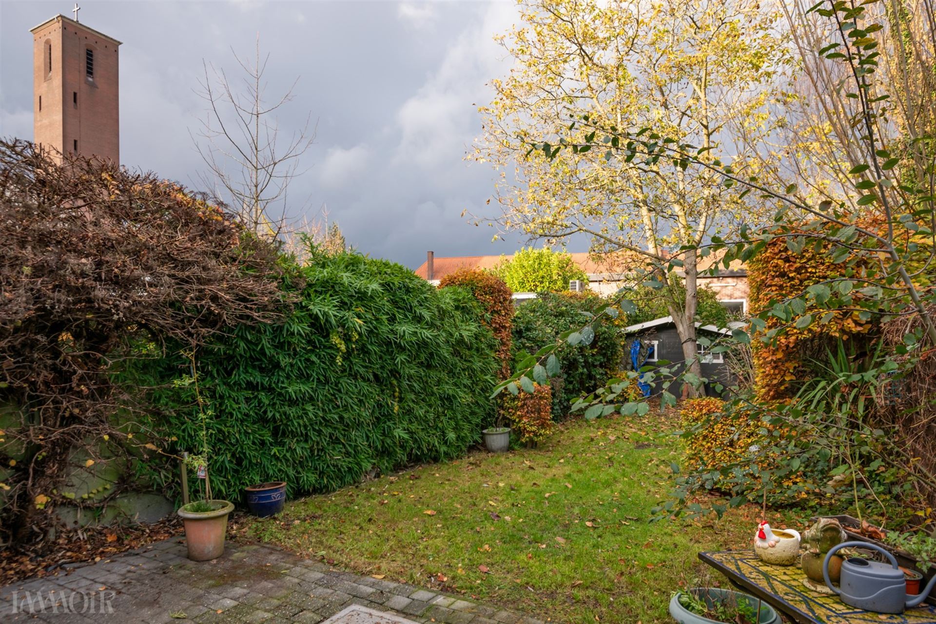 Prachtig gerenoveerde woning met praktijk/studio in hartje Schoten.