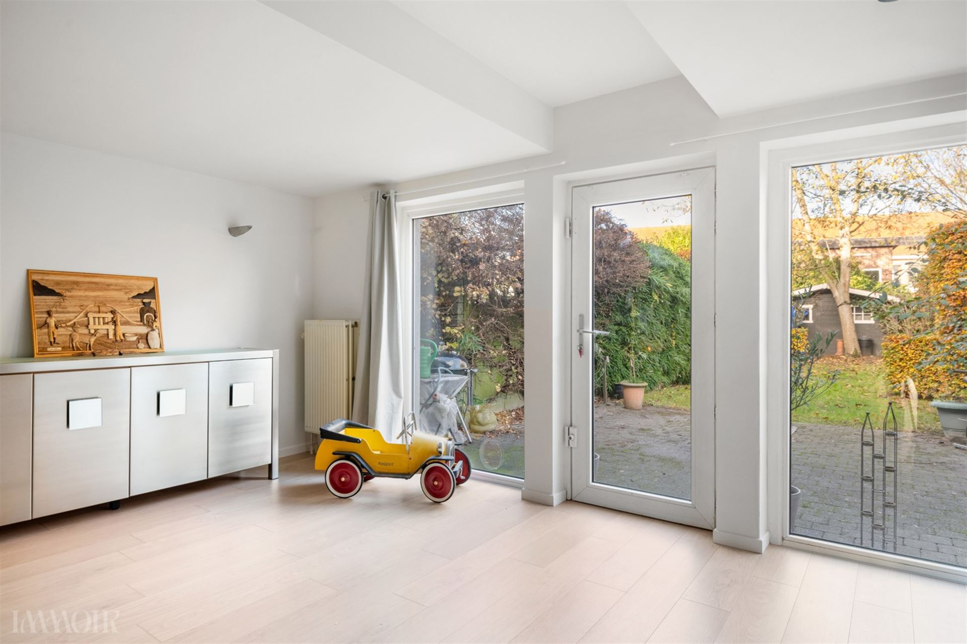 Prachtig gerenoveerde woning met praktijk/studio in hartje Schoten.