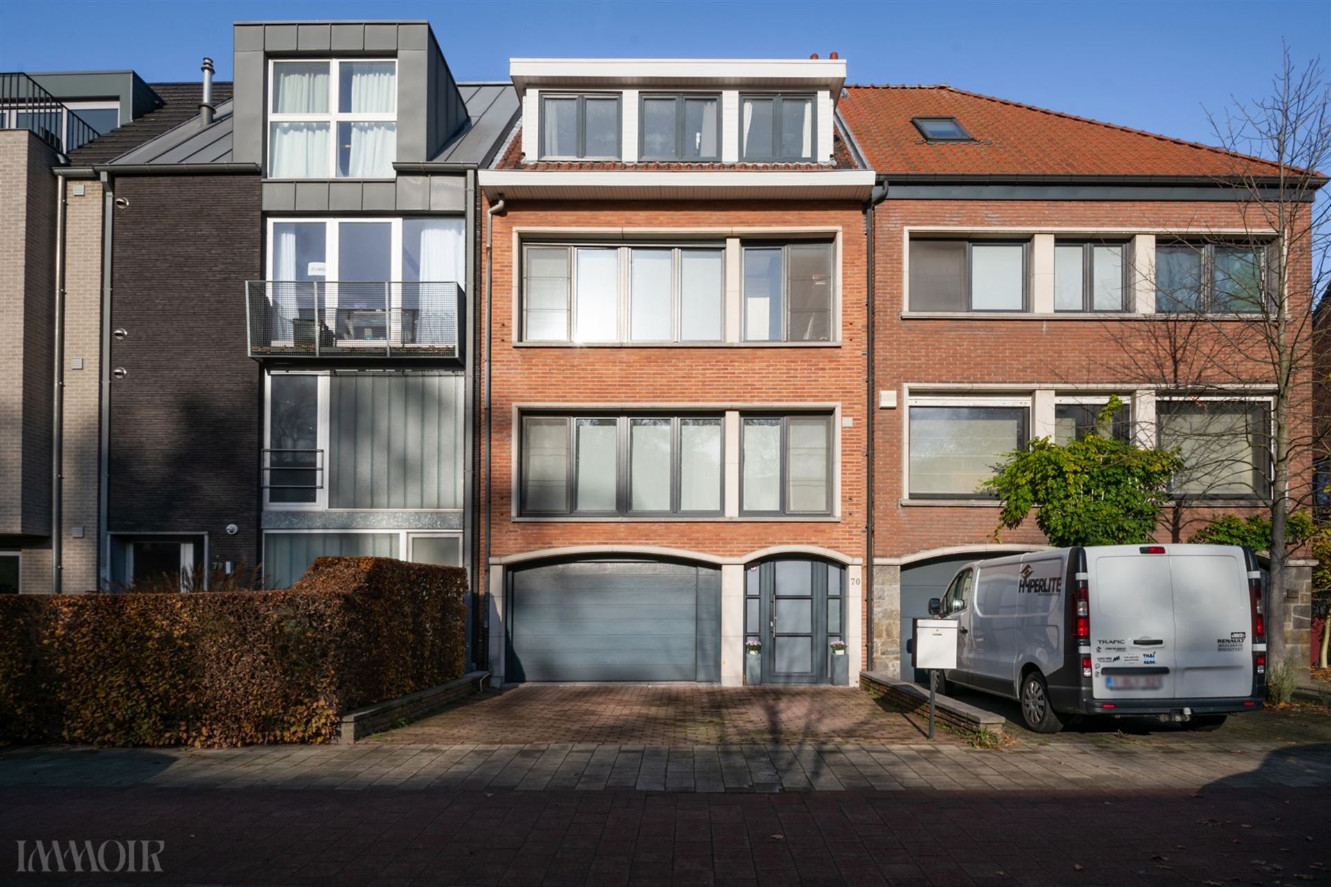 Prachtig gerenoveerde woning met praktijk/studio in hartje Schoten.