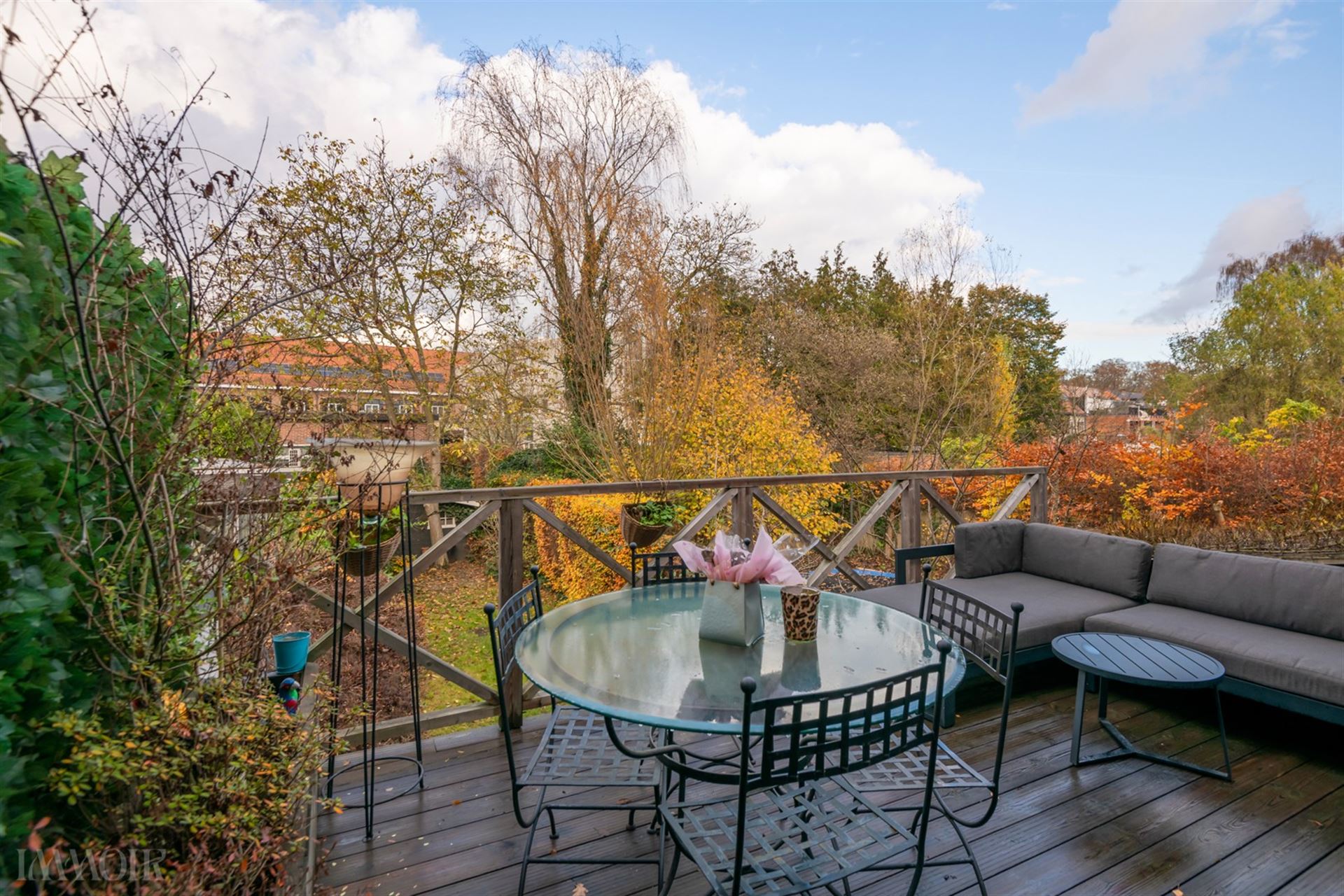 Prachtig gerenoveerde woning met praktijk/studio in hartje Schoten.