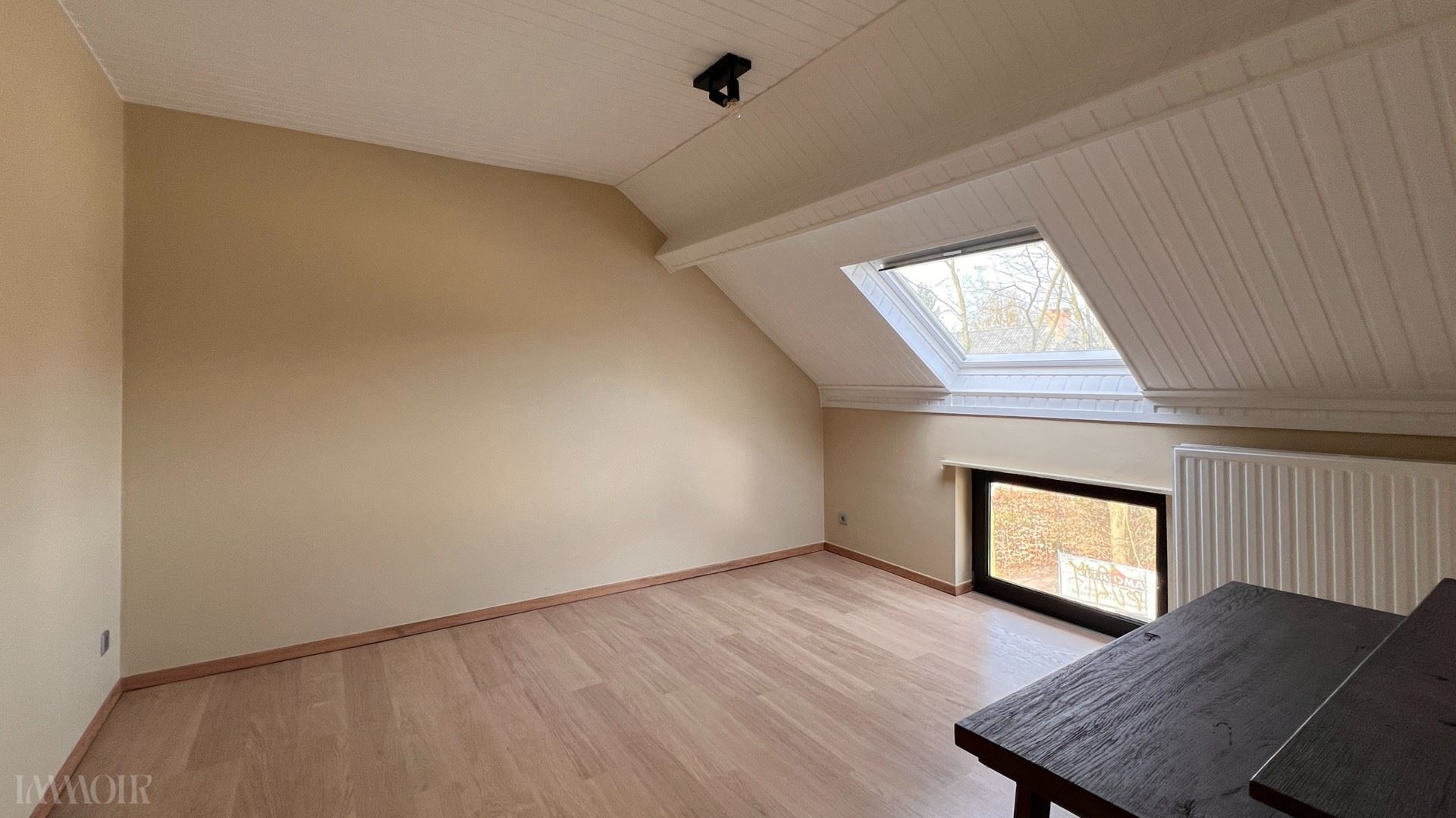 Ruim duplex appartement met terras in Brasschaat.