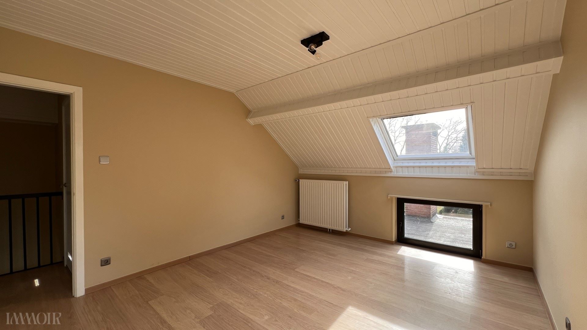 Ruim duplex appartement met terras in Brasschaat.