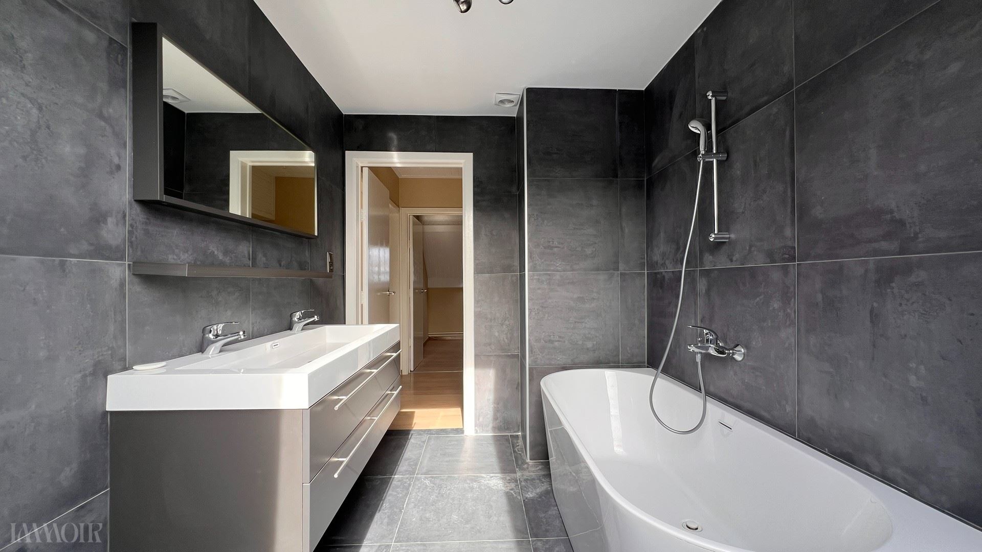Ruim duplex appartement met terras in Brasschaat.