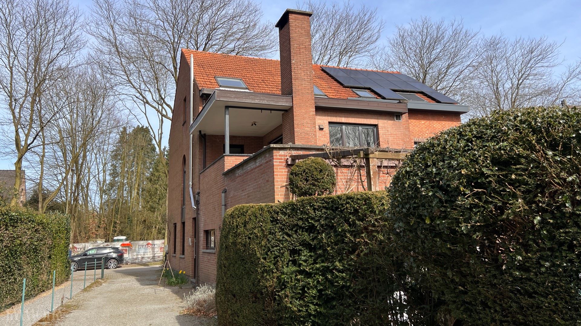 Ruim duplex appartement met terras in Brasschaat.