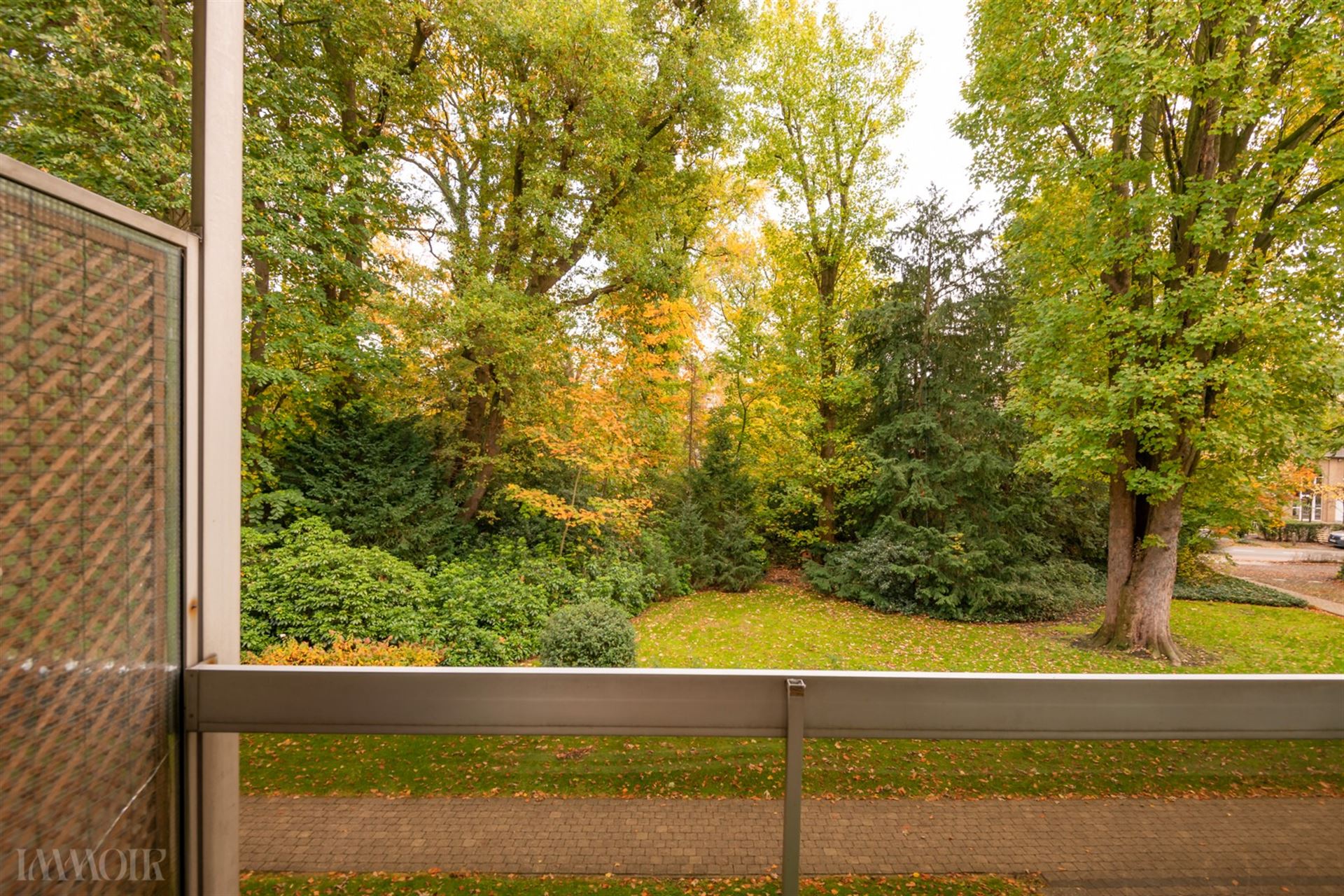 Ruim en charmant appartement op toplocatie in Kapellen.