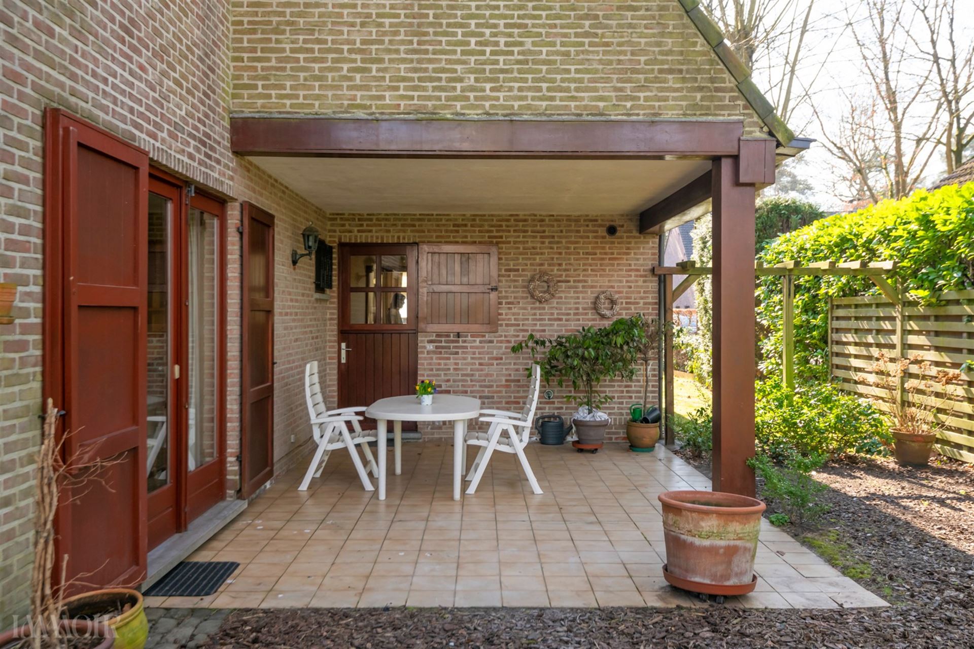 Ruime villa met veel potentieel in een rustige, kindvriendelijke wijk in Brasschaat.