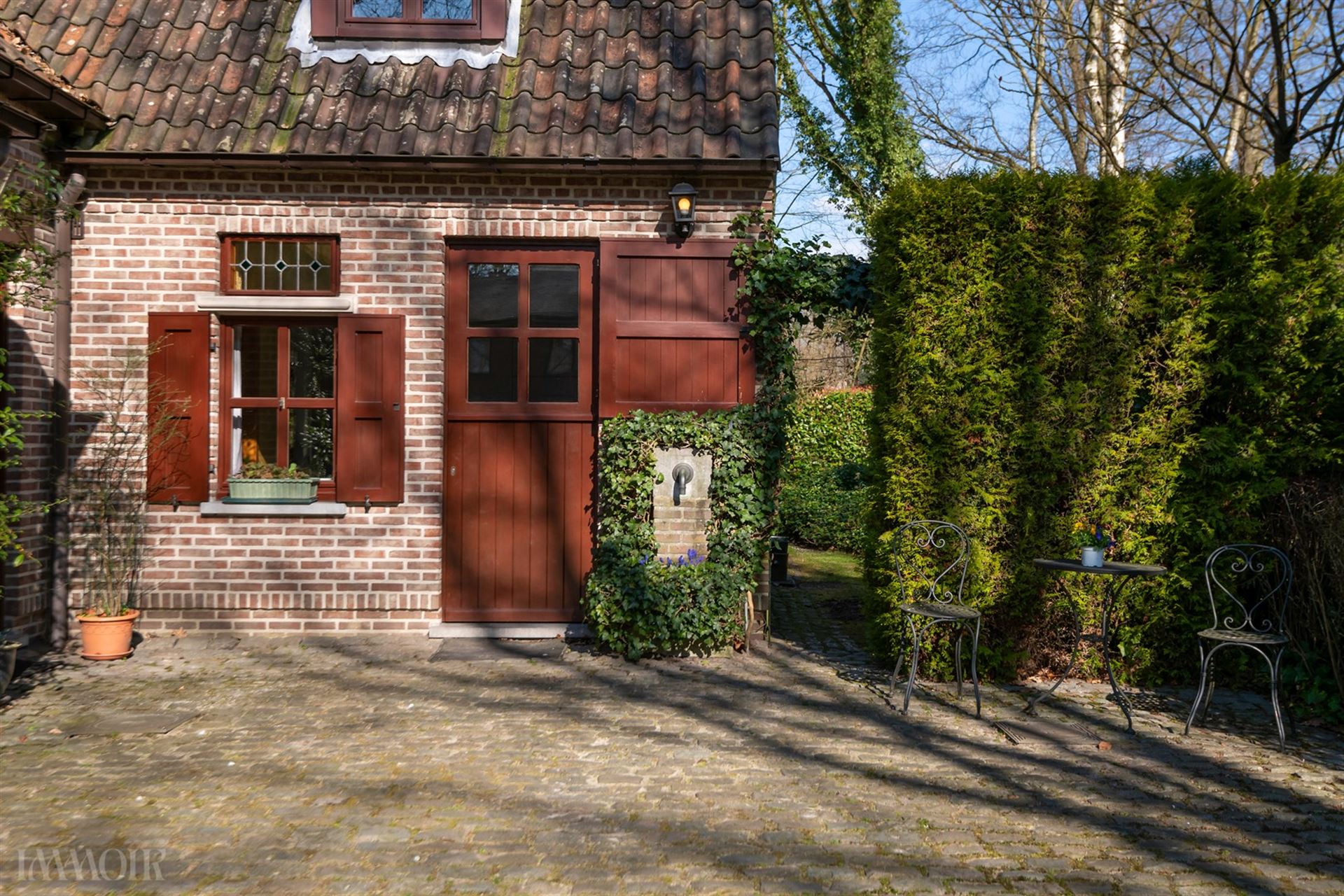 Ruime villa met veel potentieel in een rustige, kindvriendelijke wijk in Brasschaat.