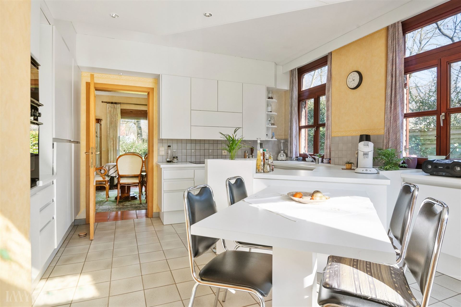 Ruime villa met veel potentieel in een rustige, kindvriendelijke wijk in Brasschaat.