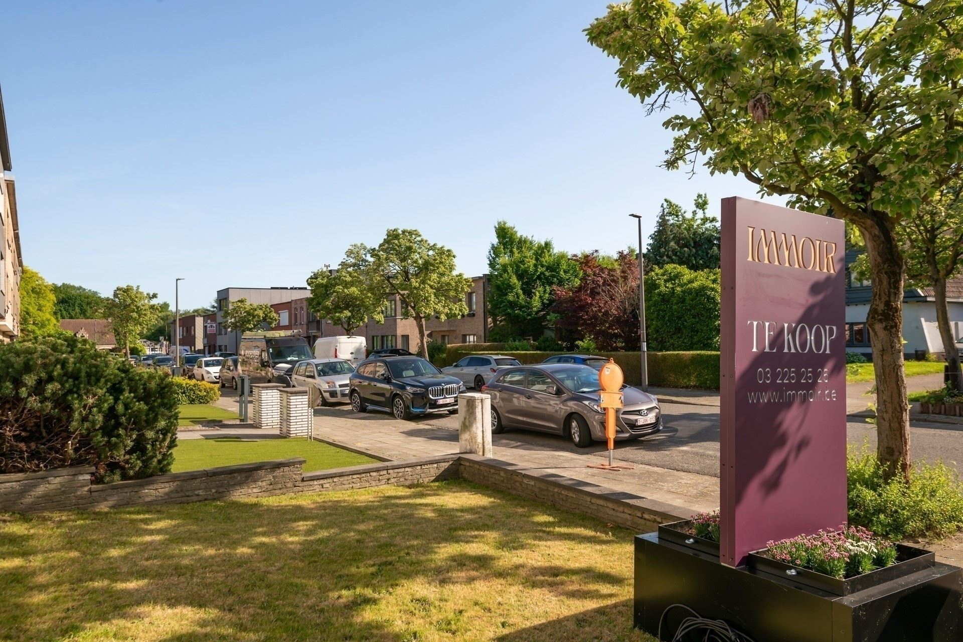 Centraal gelegen en instapklaar appartement met garagebox. 