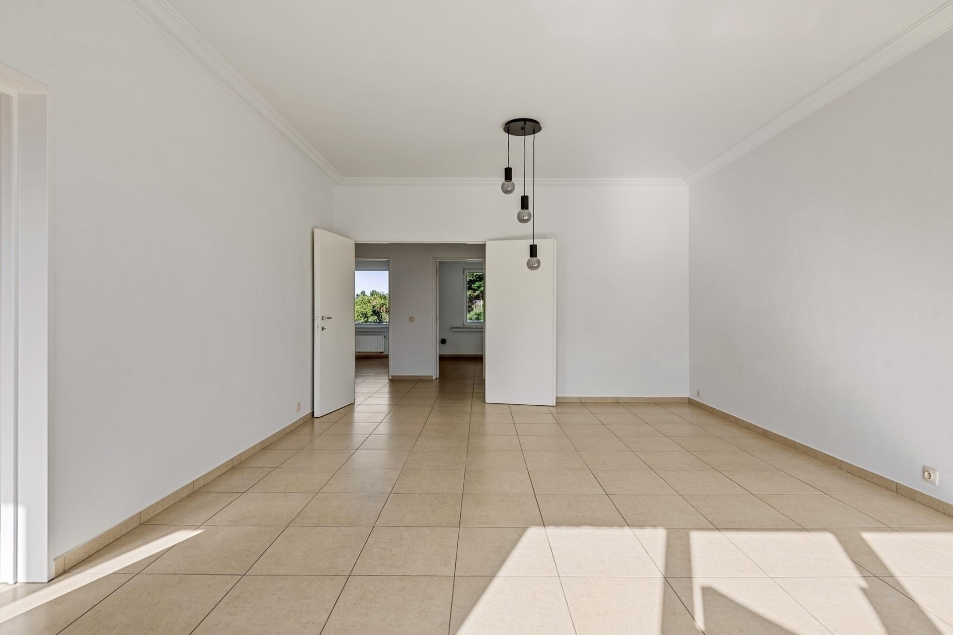 Centraal gelegen en instapklaar appartement met garagebox. 