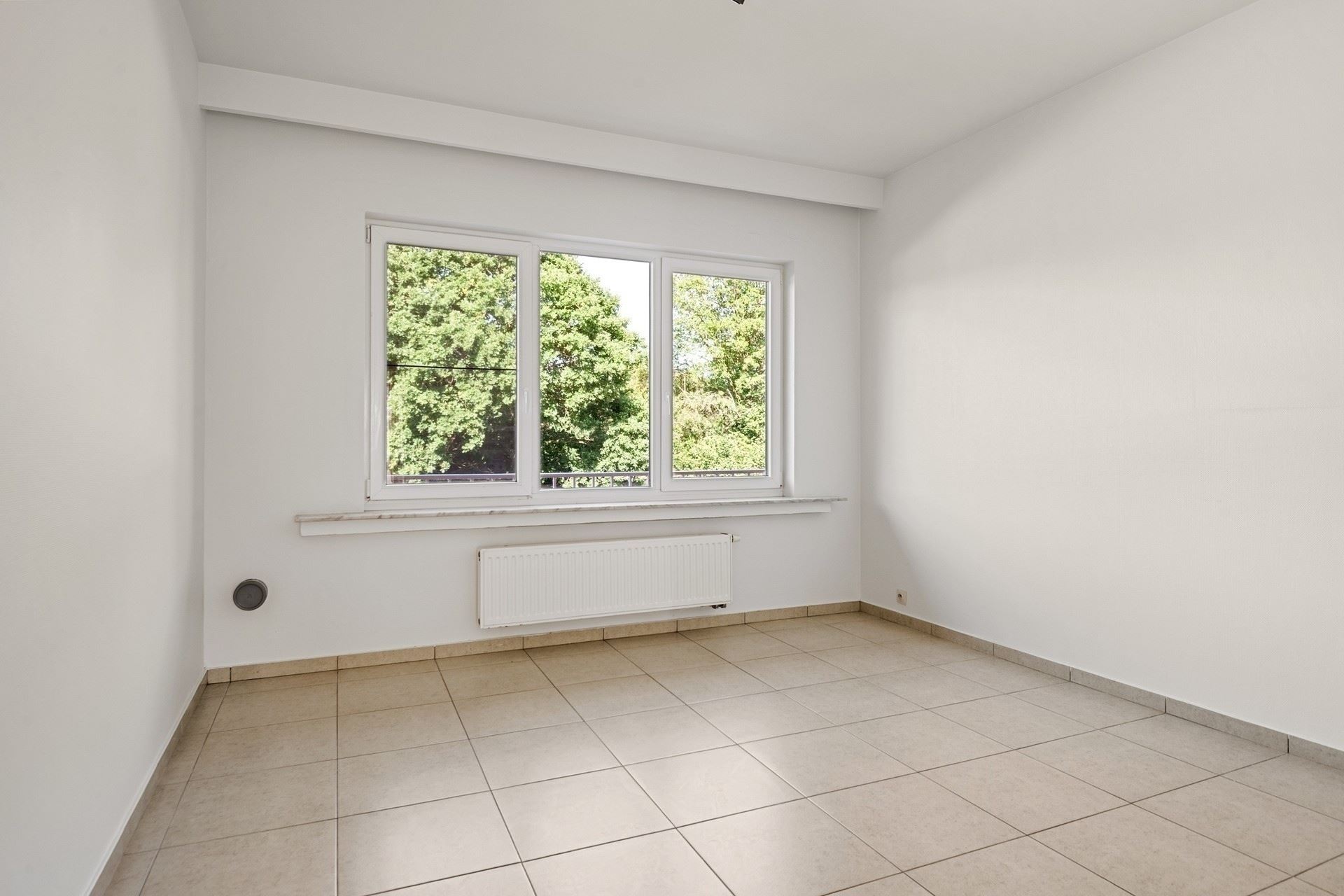 Centraal gelegen en instapklaar appartement met garagebox.