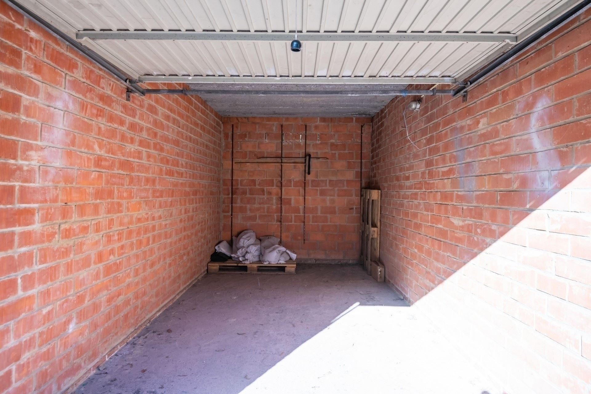 Centraal gelegen en instapklaar appartement met garagebox.