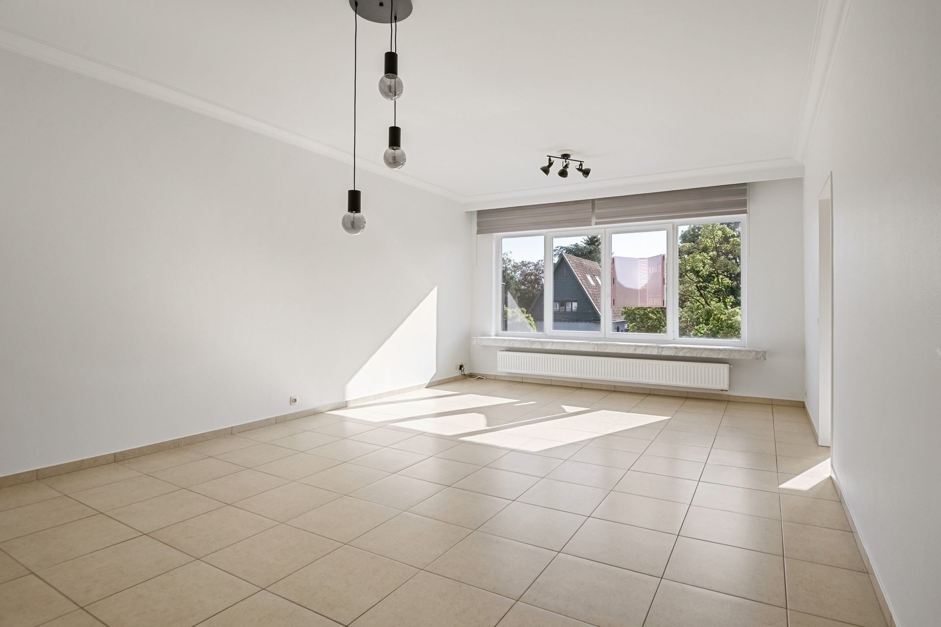 Centraal gelegen en instapklaar appartement met garagebox.