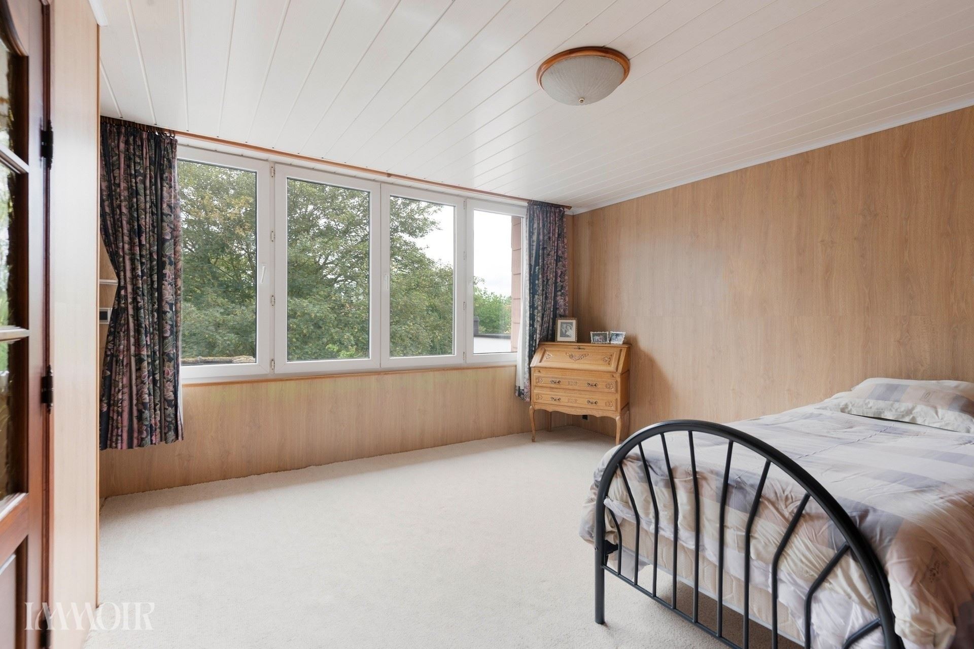 Ruime woning met stadstuin en tal van mogelijkheden op centrale ligging.